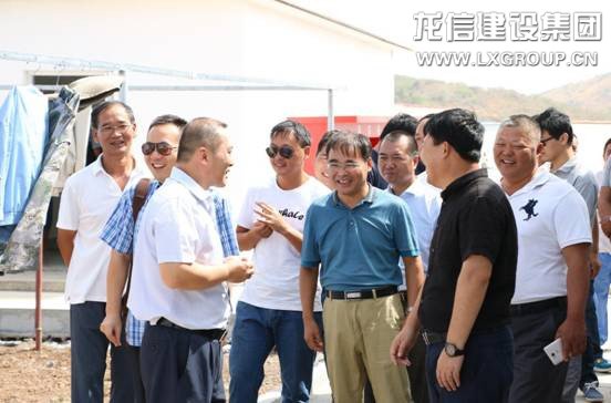 驻佛使馆向导中秋佳节慰问我项目一线员工_利来集团官网有限公司-衡宇修建工程总承包|全装修品牌向导者|国家住宅工业化基地